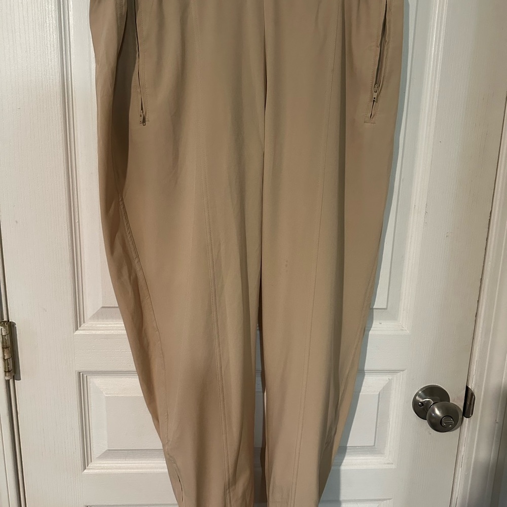 Women’s Tan Hiking Pants